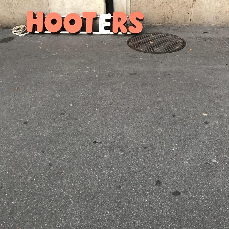 Hooters Neon